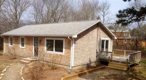 189 Willimantic Dr, Marstons Mills, MA 02648 photo 1