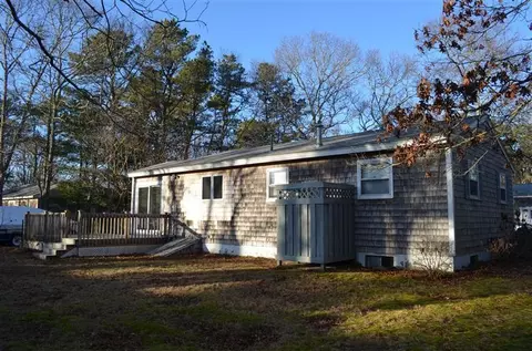 18 Neshobe Rd, Mashpee, MA 02649 photo 3