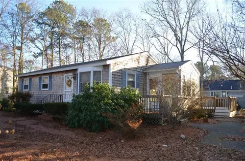 18 Neshobe Rd, Mashpee, MA 02649 photo 1