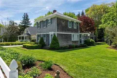 129 School St, Cotuit, MA 02635 photo 1