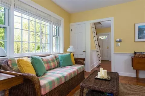 129 School St, Cotuit, MA 02635 photo 5