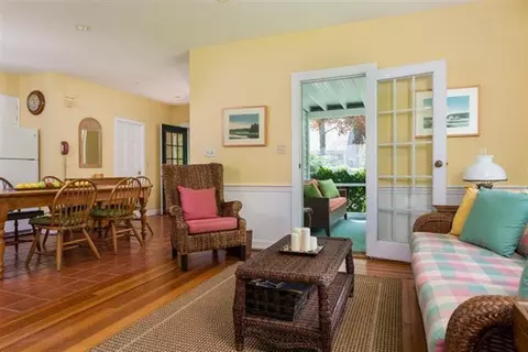 129 School St, Cotuit, MA 02635 photo 6