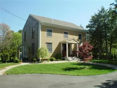 516 Race Ln, Marstons Mills, MA 02648 photo 1