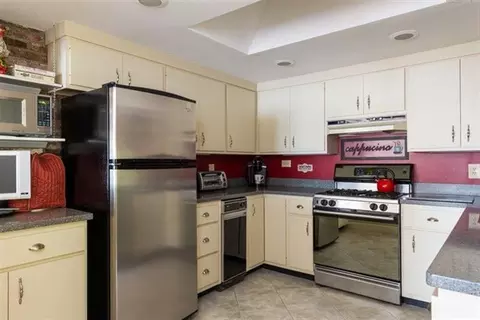 81 Willow Run Dr, Centerville, MA 02632 photo 8