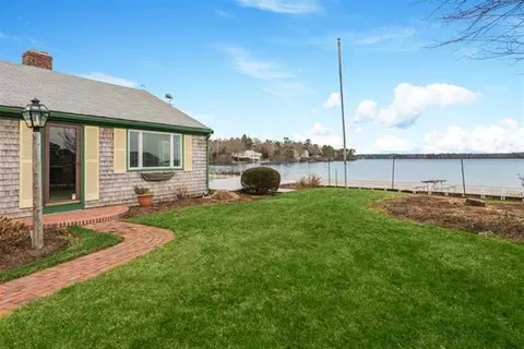 81 Willow Run Dr, Centerville, MA 02632 photo 3
