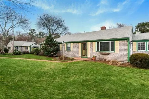 81 Willow Run Dr, Centerville, MA 02632 photo 17