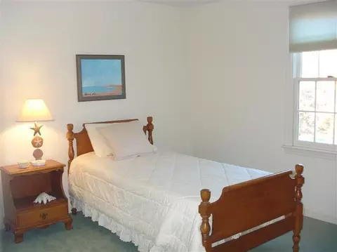 11 Skipjack Ln, Hyannis, MA 02601 photo 3