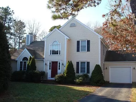 11 Skipjack Ln, Hyannis, MA 02601 photo 1