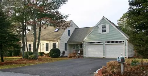 31 Tanglewood Dr, Osterville, MA 02655 photo 1