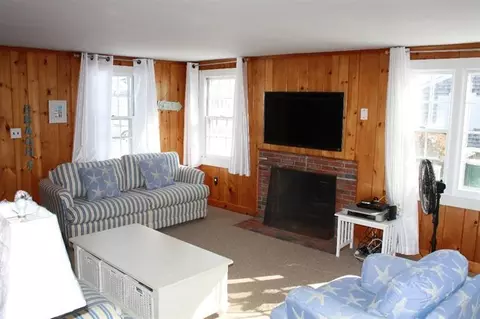 17 Seaview Ave, Mashpee, MA 02649 photo 4