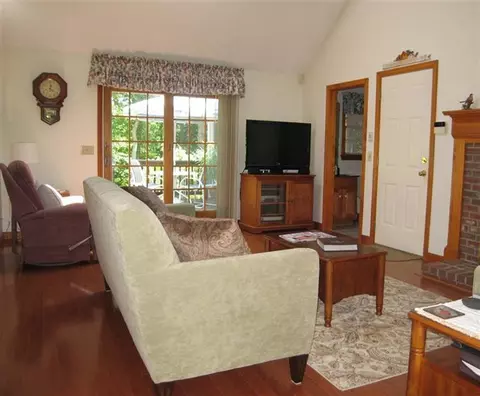 68 Liberty Ln, Marstons Mills, MA 02648 photo 5