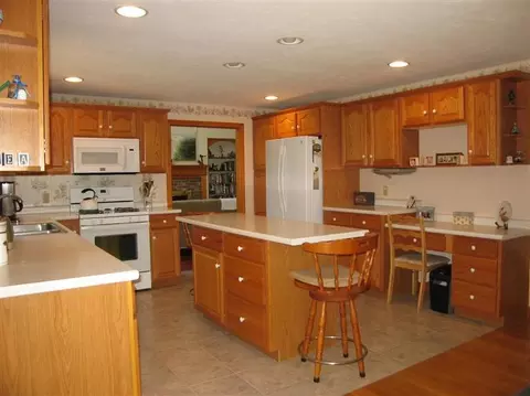 68 Liberty Ln, Marstons Mills, MA 02648 photo 9