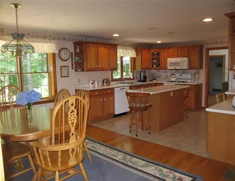 68 Liberty Ln, Marstons Mills, MA 02648 photo 7