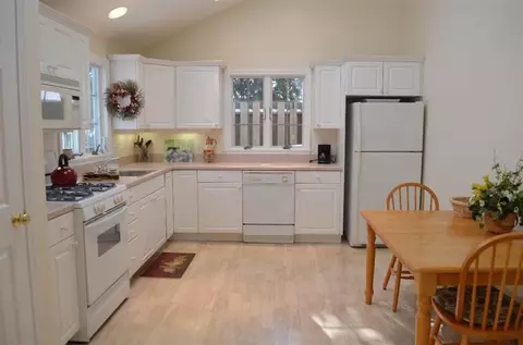 38 Uncle Edwards Rd, Mashpee, MA 02649 photo 9