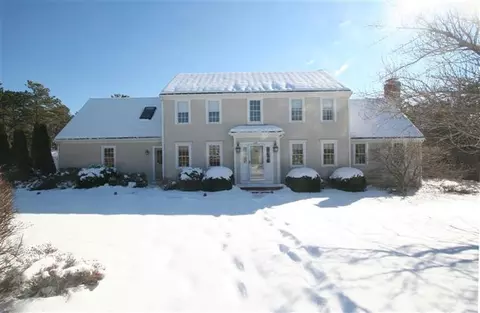 135 Devon Ln, Marstons Mills, MA 02648 photo 1