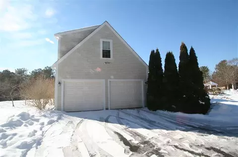 135 Devon Ln, Marstons Mills, MA 02648 photo 3