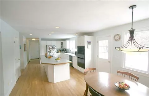 135 Devon Ln, Marstons Mills, MA 02648 photo 8