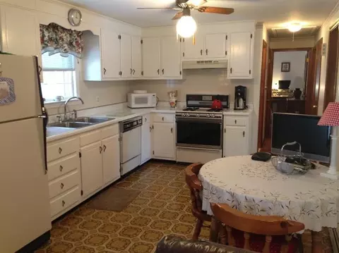 407 Mariner Cir, Cotuit, MA 02635 photo 8