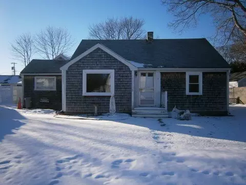 9 Brookshire Rd, Hyannis, MA 02601 photo 1