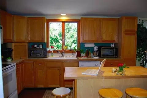 40 Maggie Ln, West Barnstable, MA 02668 photo 3
