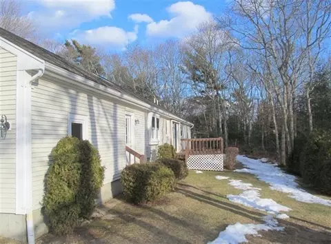 5 Rolling Oaks Dr, Pocasset, MA 02559 photo 2