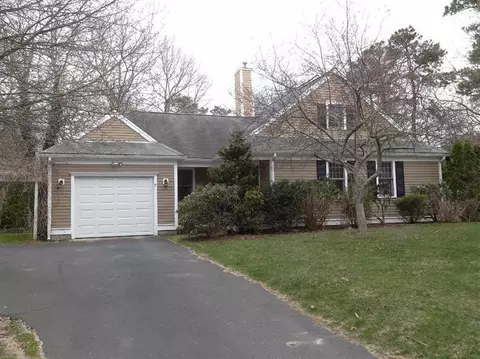 5 Seafarer Ln, Hyannis, MA 02601 photo 1