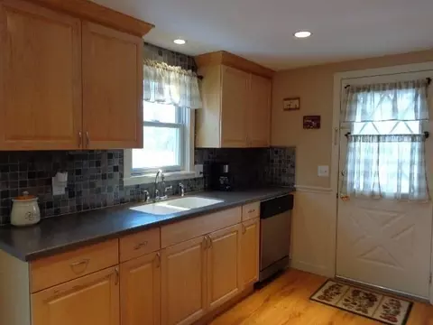 3 Beechwood Dr, Mashpee, MA 02649 photo 8