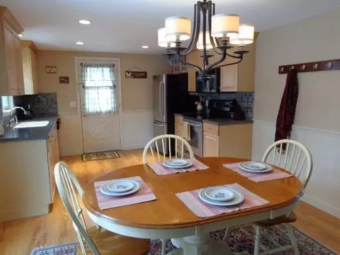 3 Beechwood Dr, Mashpee, MA 02649 photo 4