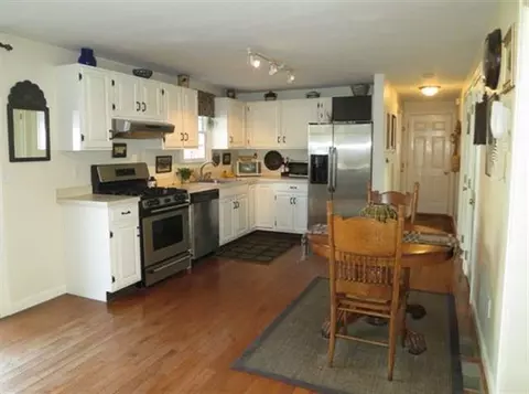 194 White Moss Dr, Marstons Mills, MA 02648 photo 10