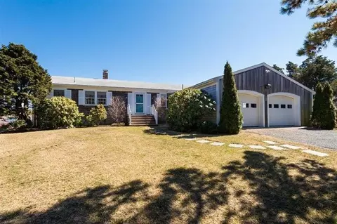 41 Harbor Dr, Pocasset, MA 02559 photo 1