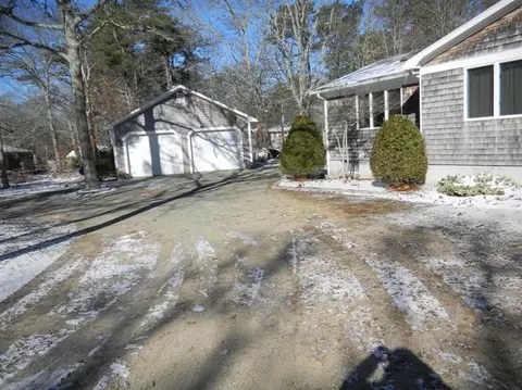 25 Circle Dr, Eastham, MA 02642 photo 2