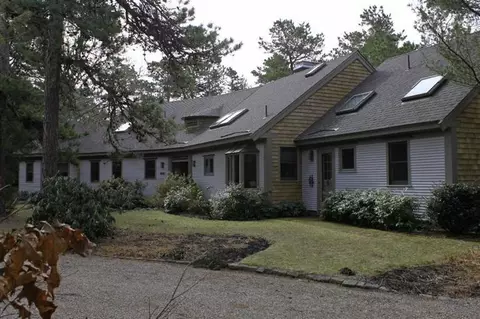 334 Cotuit Bay Dr, Cotuit, MA 02635 photo 1
