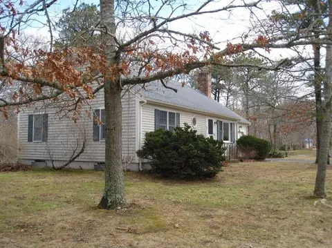 110 Camelback Rd, Marstons Mills, MA 02648 photo 4