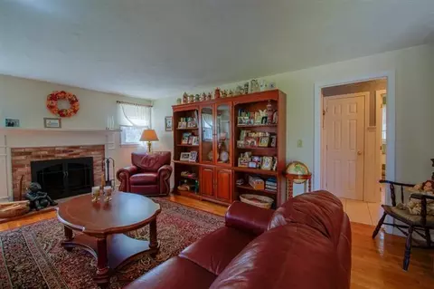 265 Old Oyster Rd, Cotuit, MA 02635 photo 15
