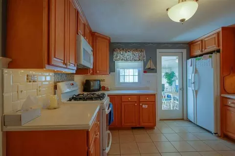 265 Old Oyster Rd, Cotuit, MA 02635 photo 23