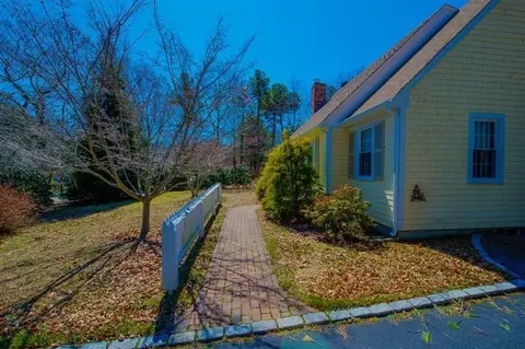 265 Old Oyster Rd, Cotuit, MA 02635 photo 3
