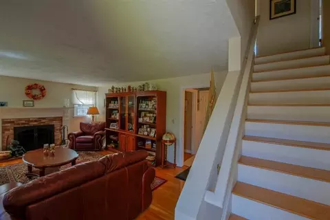 265 Old Oyster Rd, Cotuit, MA 02635 photo 12