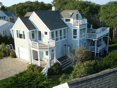 24 Jeep Pl, Mashpee, MA 02649 photo 1