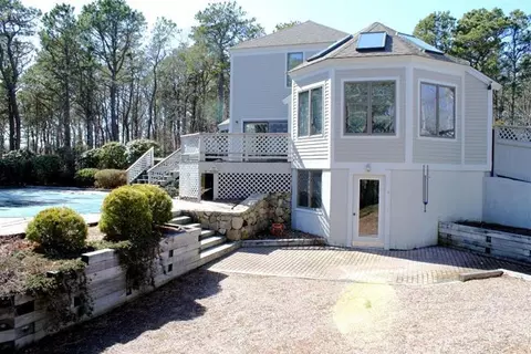 93 The Hacking Cir, Mashpee, MA 02649 photo 18