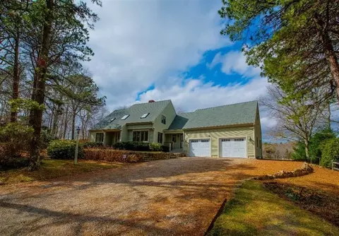 385 Elliott Rd, Centerville, MA 02632 photo 1