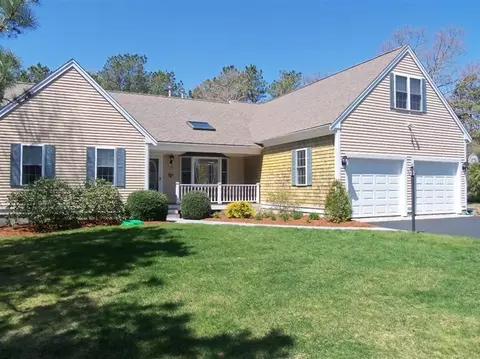 31 Monomoscoy Rd, Mashpee, MA 02649 photo 1