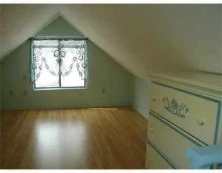 27 Pleasant St, Wareham, MA 02571 photo 9