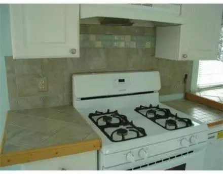 27 Pleasant St, Wareham, MA 02571 photo 3