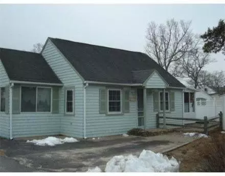 27 Pleasant St, Wareham, MA 02571 photo 1