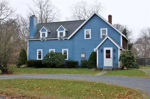 304 Oak Neck Rd, Hyannis, MA 02601 photo 1