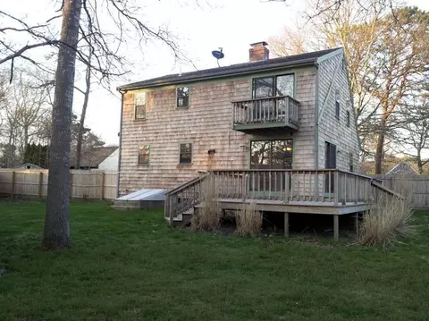 23 Lexington Dr, Hyannis, MA 02601 photo 3