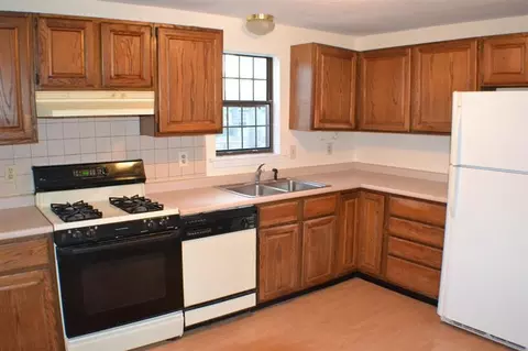23 Lexington Dr, Hyannis, MA 02601 photo 12