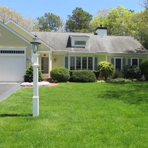 32 Daybreak Ln, Hyannis, MA 02601 photo 1