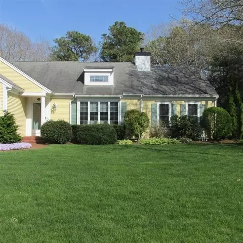 32 Daybreak Ln, Hyannis, MA 02601 photo 3