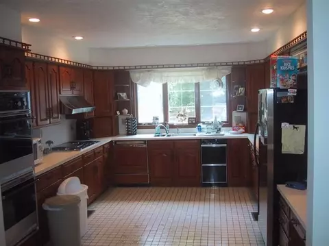 30 Point Isabella Rd, Cotuit, MA 02635 photo 2